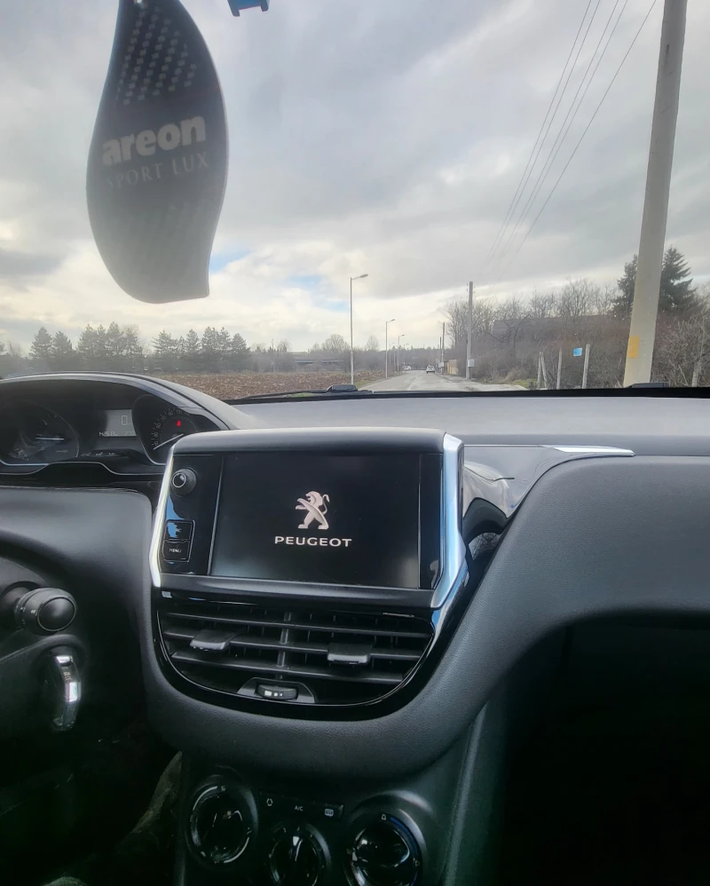 Peugeot 208 GPL, снимка 9 - Автомобили и джипове - 53514324