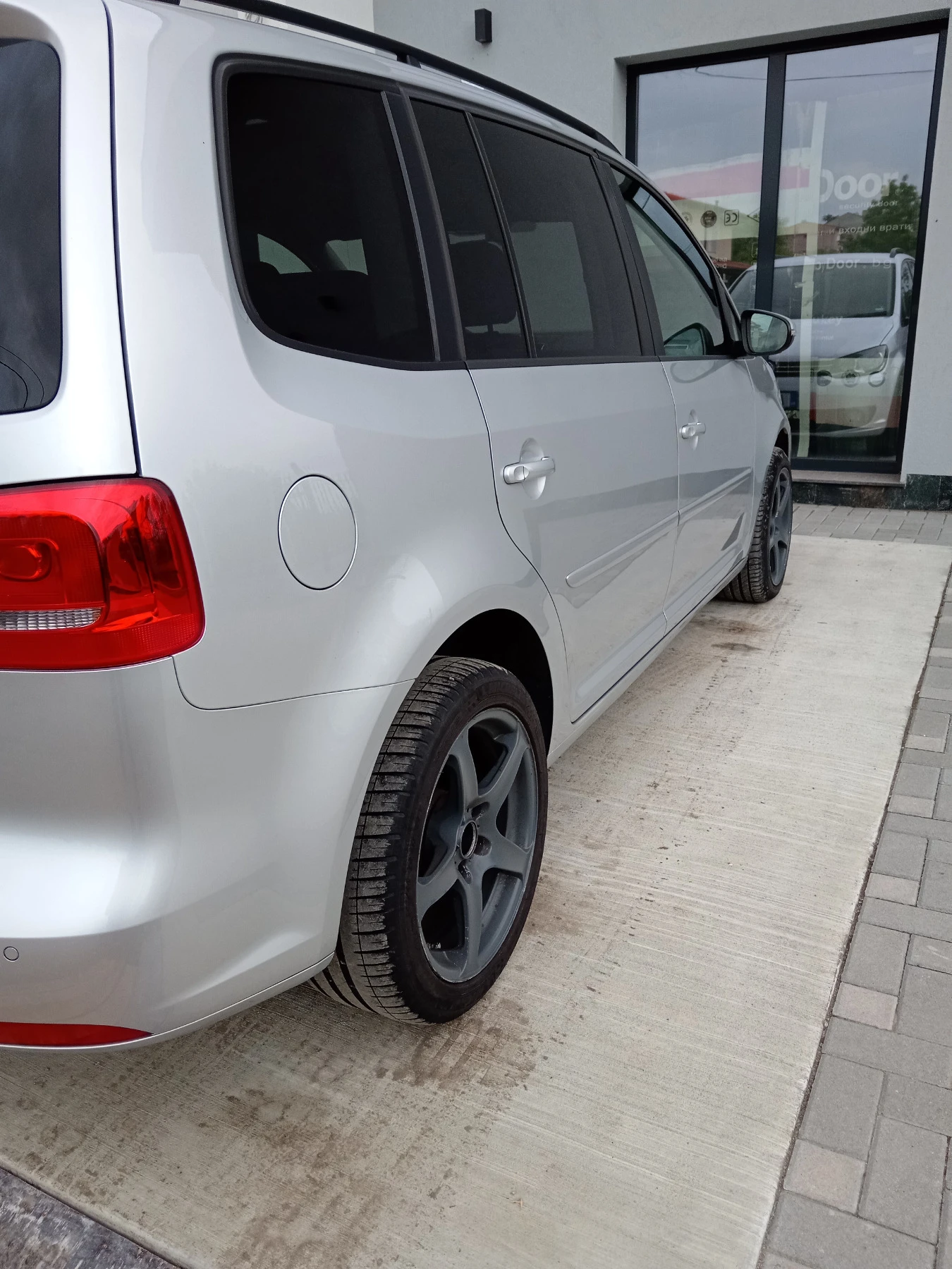 VW Touran 2.0 TDI 140 - изображение 4