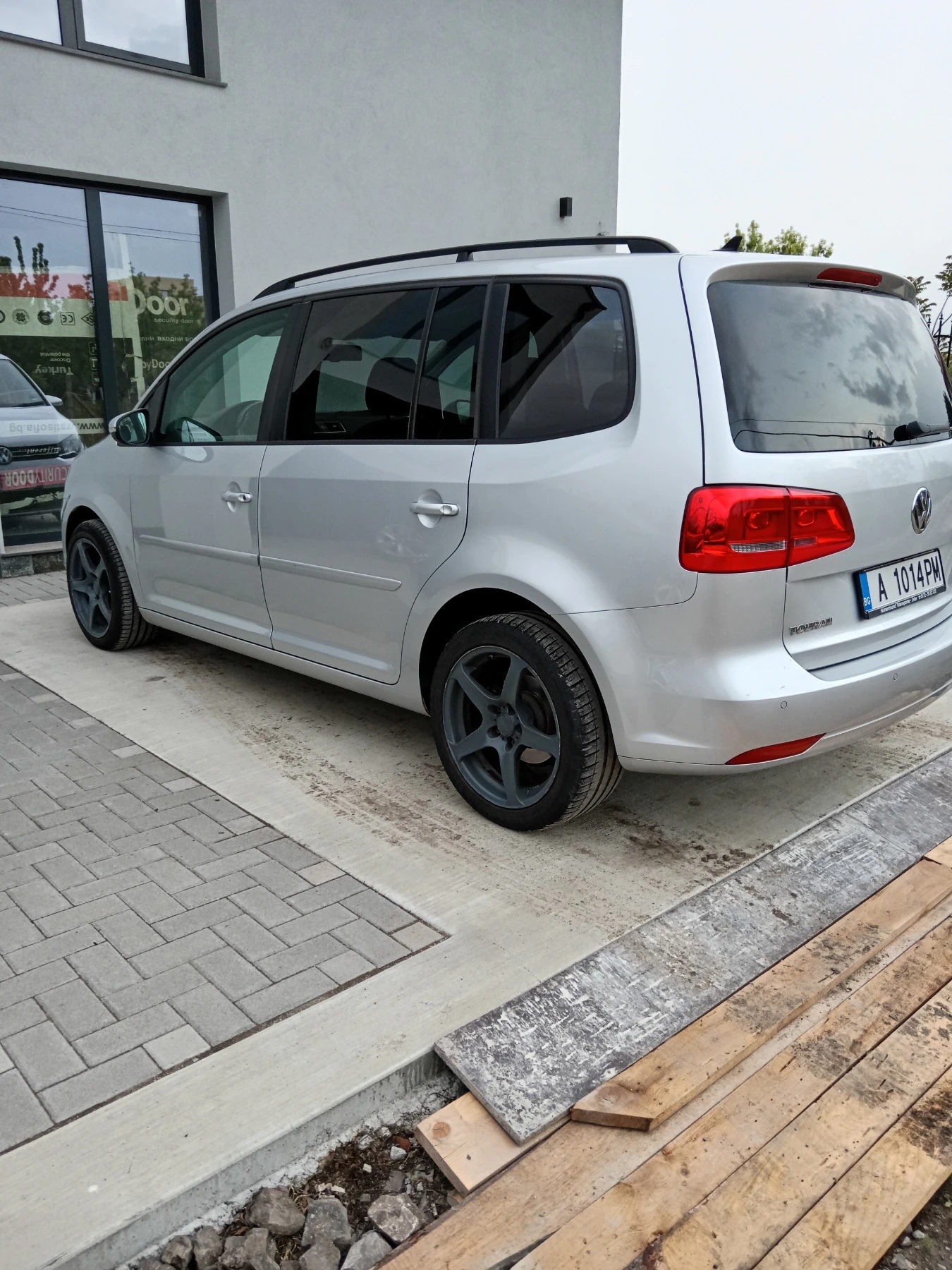 VW Touran 2.0 TDI 140 - изображение 6