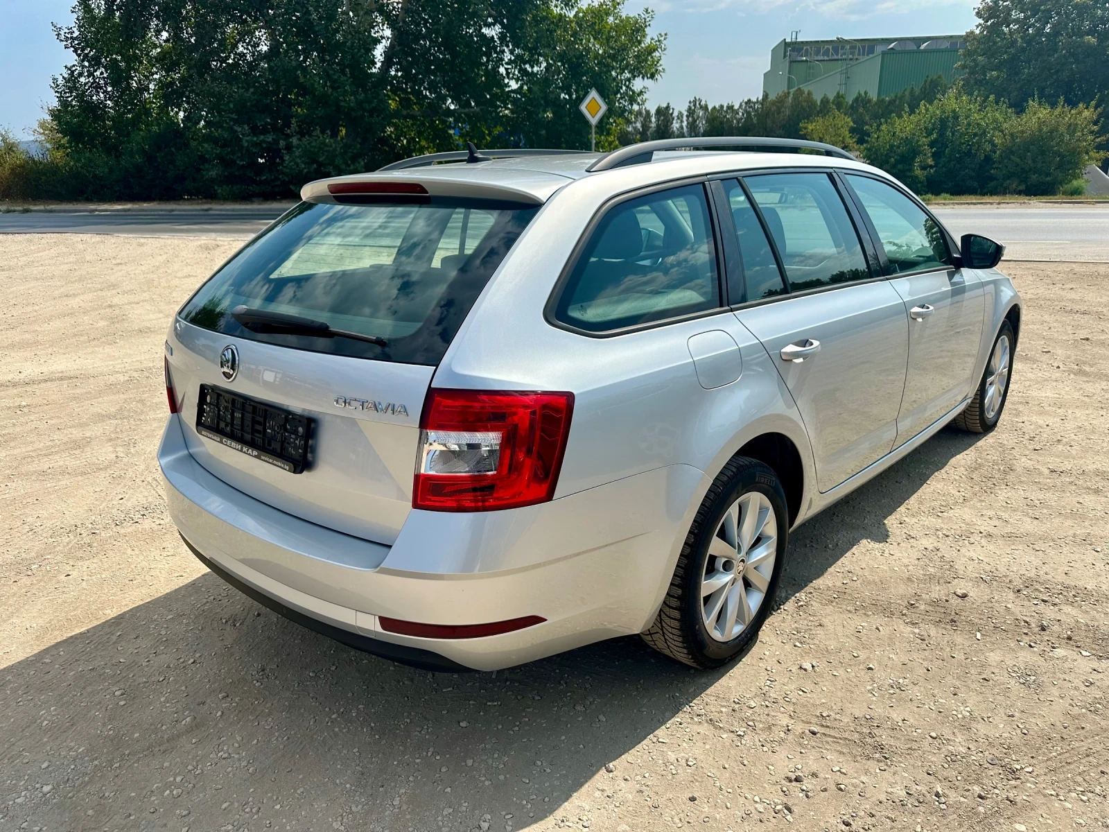 Skoda Octavia 1.6tdi, Navigation, Euro6, LED, Facelift  - изображение 7