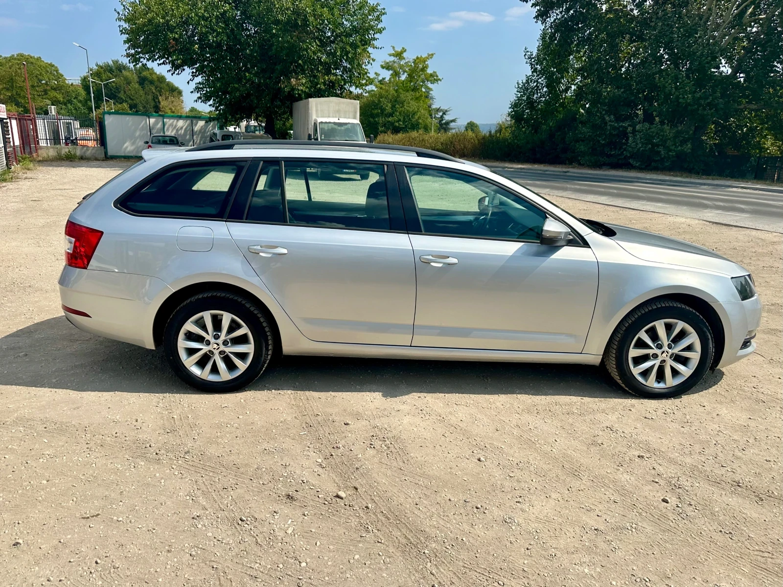 Skoda Octavia 1.6tdi, Navigation, Euro6, LED, Facelift  - изображение 9