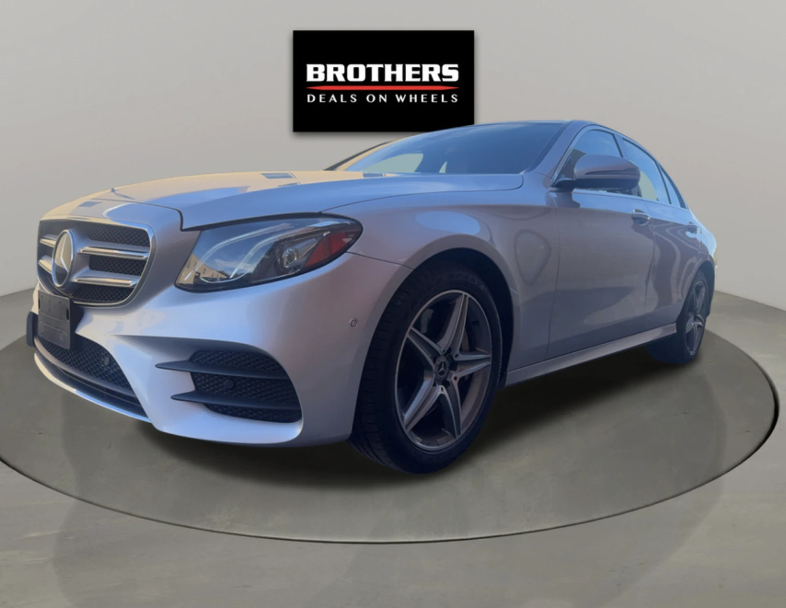 Mercedes-Benz E 300 4MATIC - изображение 2