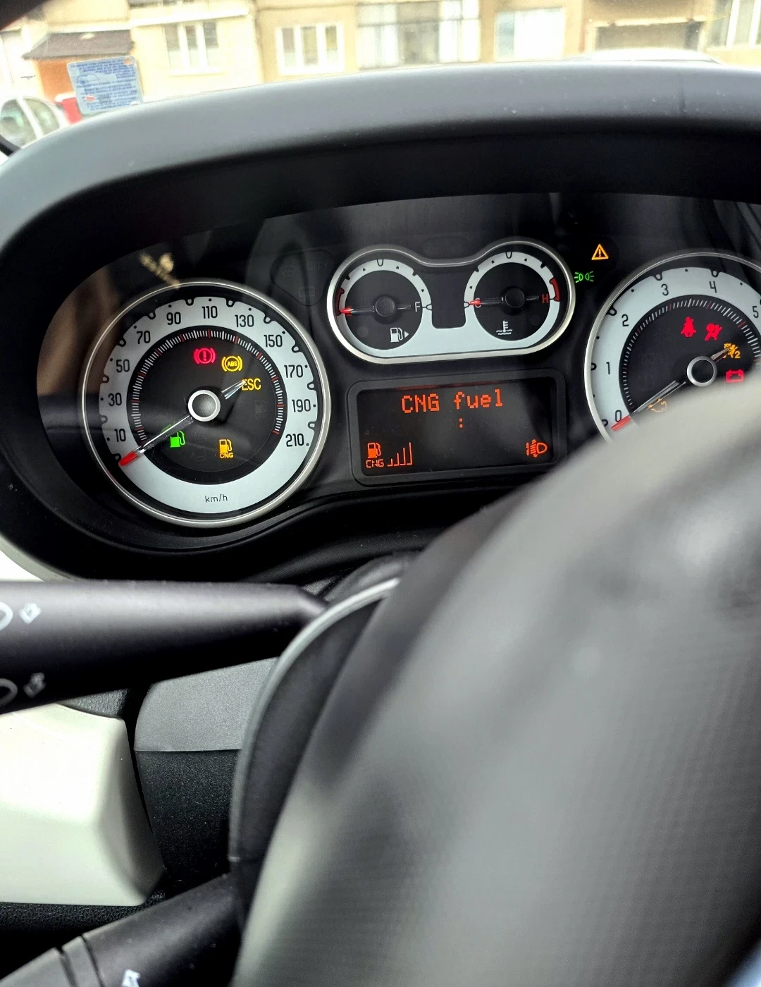 Fiat 500L  /  (CNG)  | Mobile.bg   6