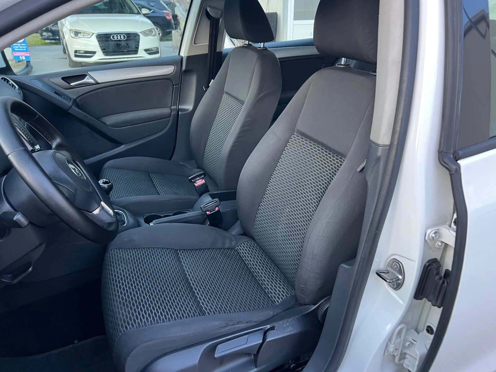 VW Golf 1.6TDI-105�.�. | Mobile.bg � ����������� 11