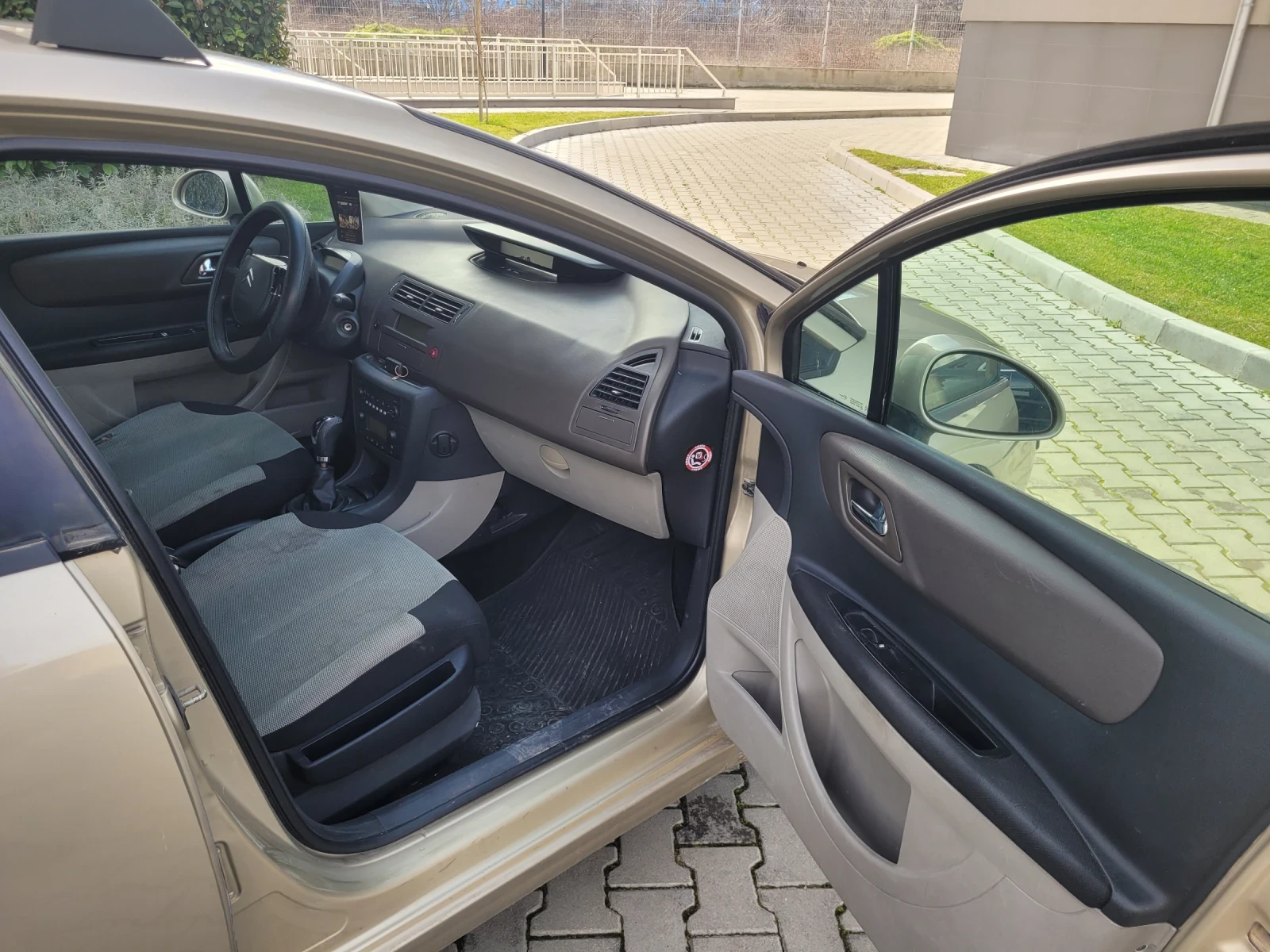 Citroen C4  - изображение 8