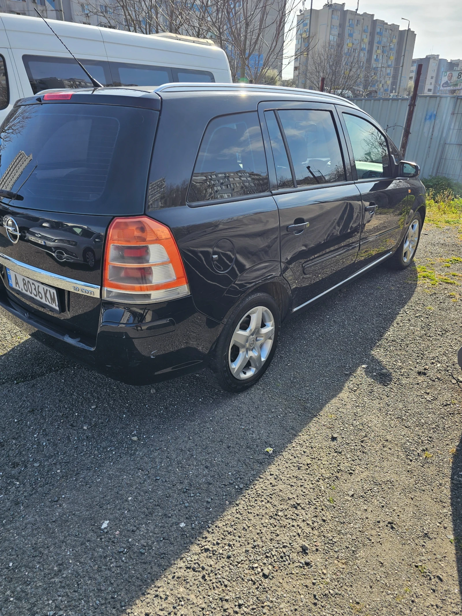 Opel Zafira 1.9 cdti, снимка 9 - Автомобили и джипове - 54027386
