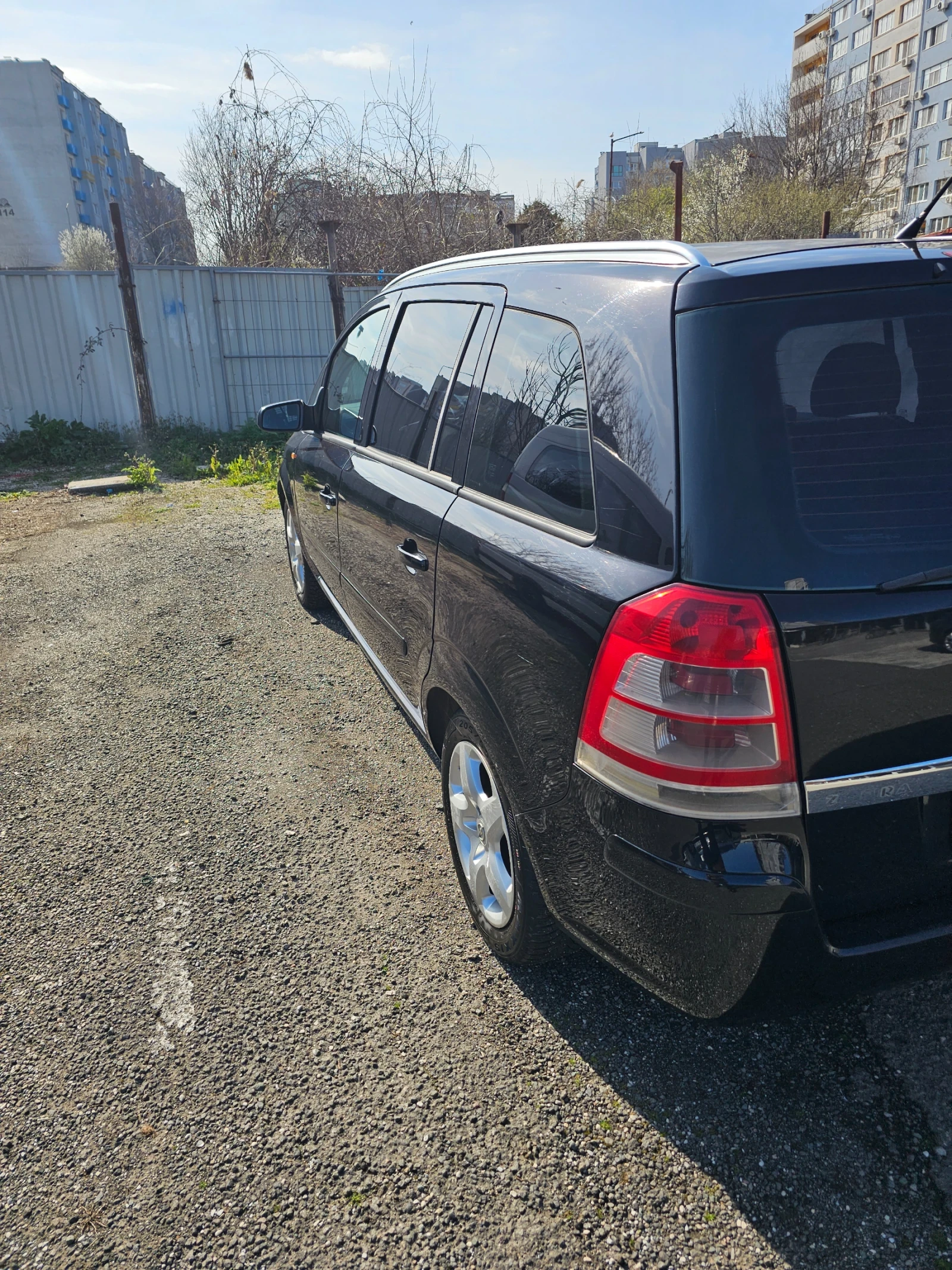 Opel Zafira 1.9 cdti, снимка 7 - Автомобили и джипове - 54027386