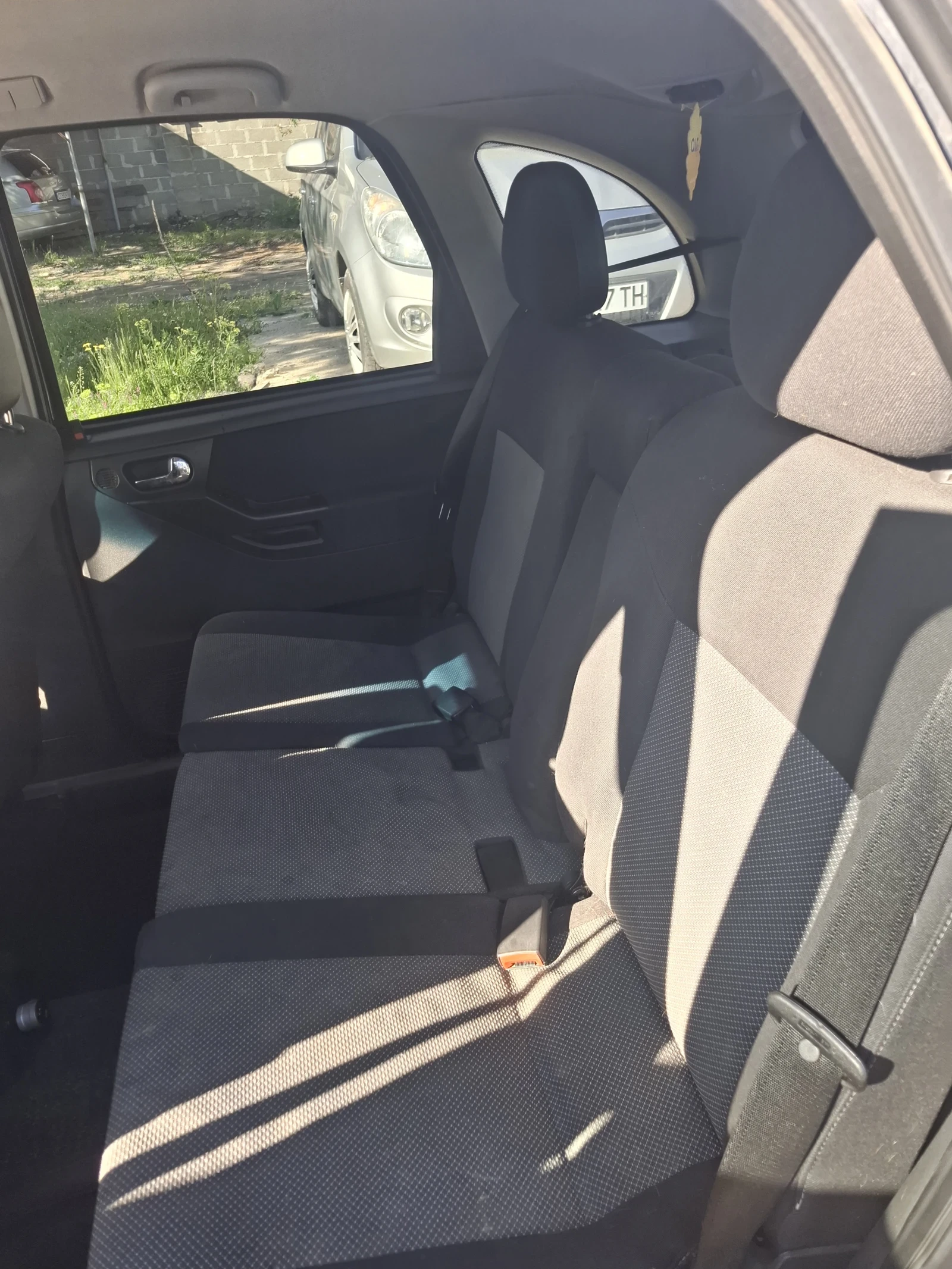 Opel Meriva 1.7 CDTI, снимка 4 - Автомобили и джипове - 54484732