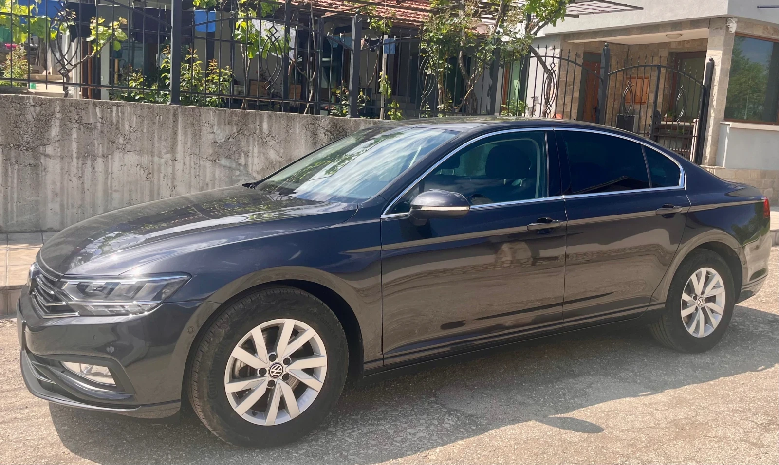 VW Passat Sedan , снимка 2 - Автомобили и джипове - 54565353