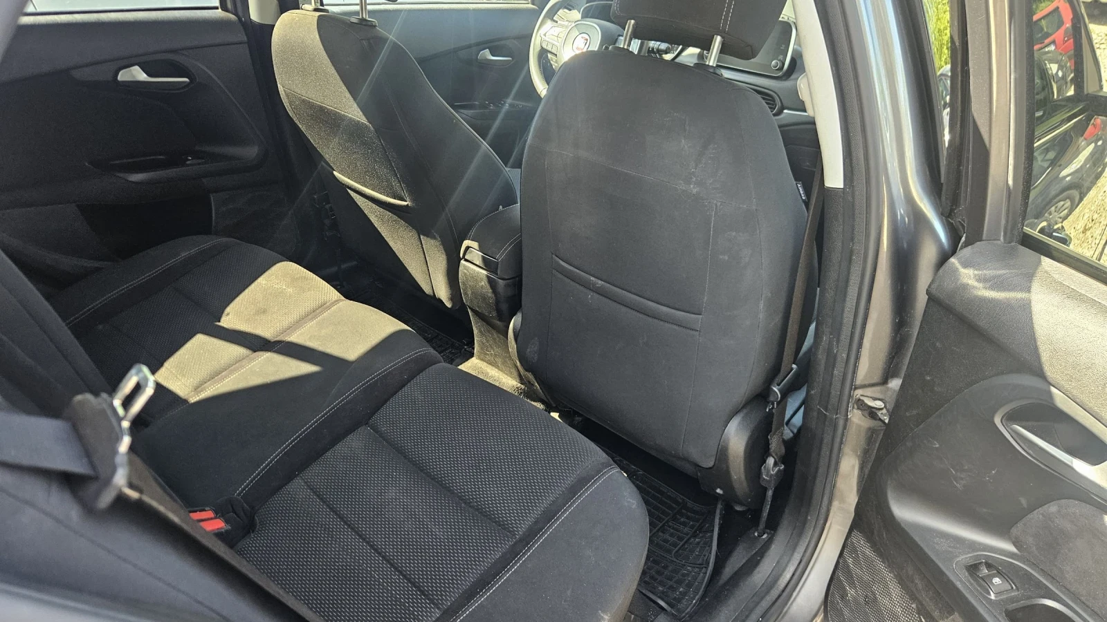 Fiat Tipo 1.4.16v. LED плюс Нави плюс камераklimatron.euro6 , снимка 2 - Автомобили и джипове - 54838876