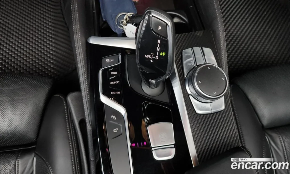 BMW 530 DIGITAL DASH| CARBON| ЩОРИ| ADAPTIVE LED| DISPL KE, снимка 7 - Автомобили и джипове - 55075566