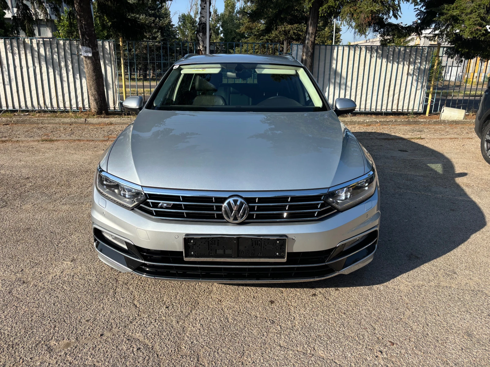VW Passat R-line, снимка 3 - Автомобили и джипове - 55645209