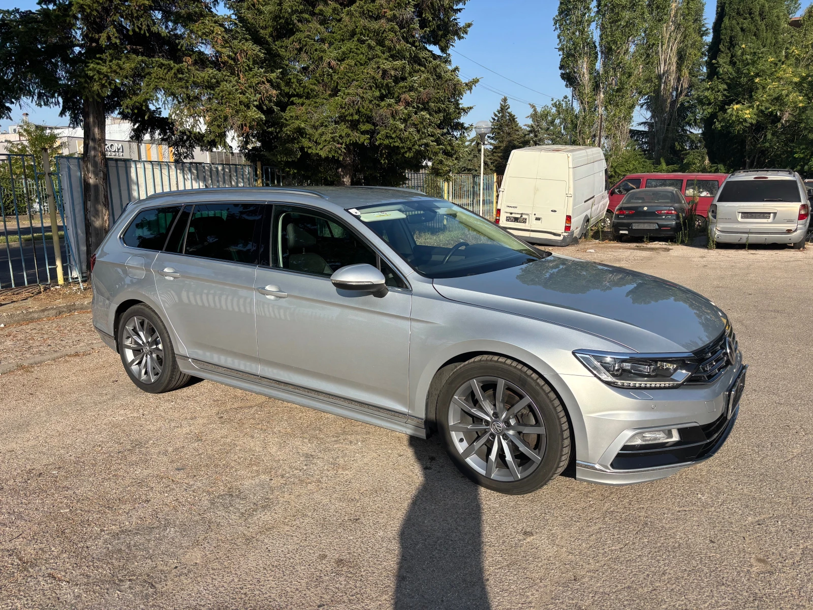 VW Passat R-line, снимка 2 - Автомобили и джипове - 55645209