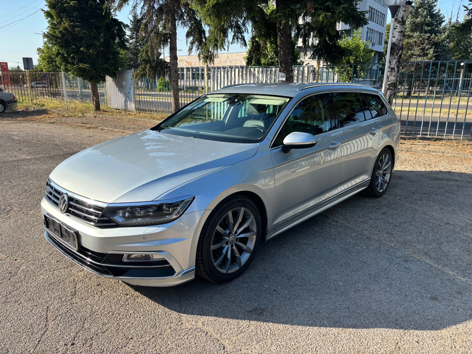 VW Passat R-line