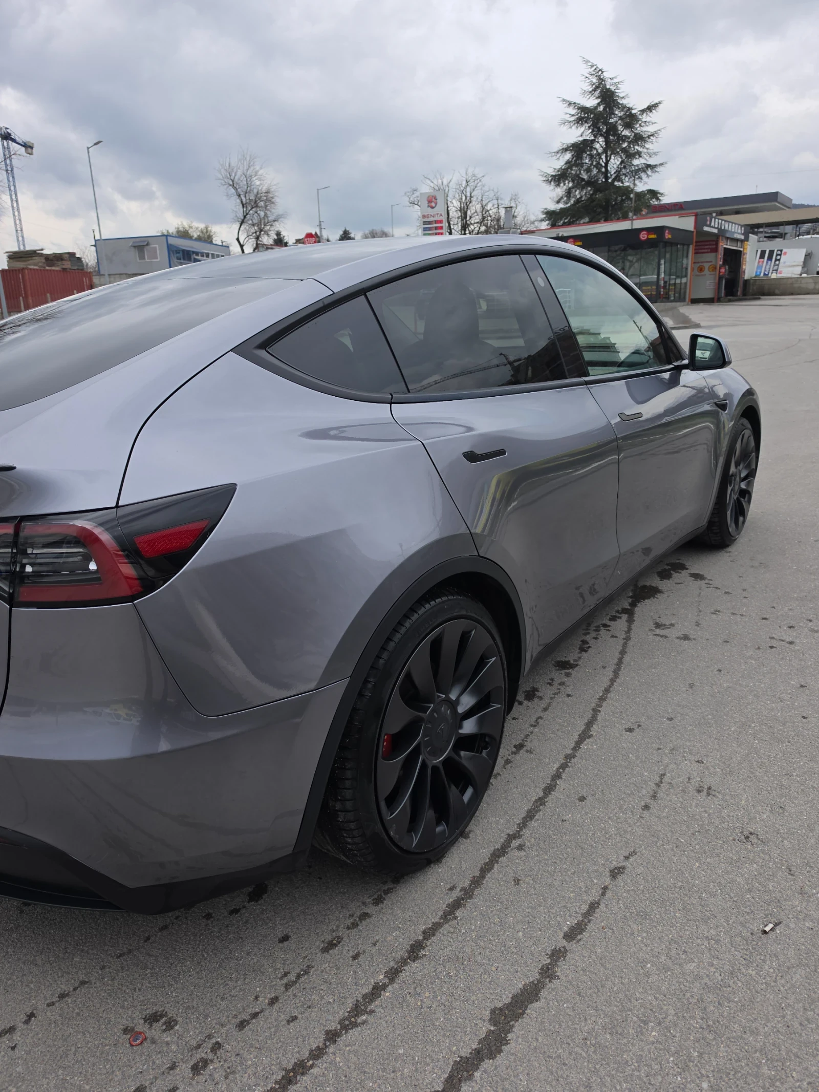 Tesla Model Y Performance, снимка 2 - Автомобили и джипове - 55950826