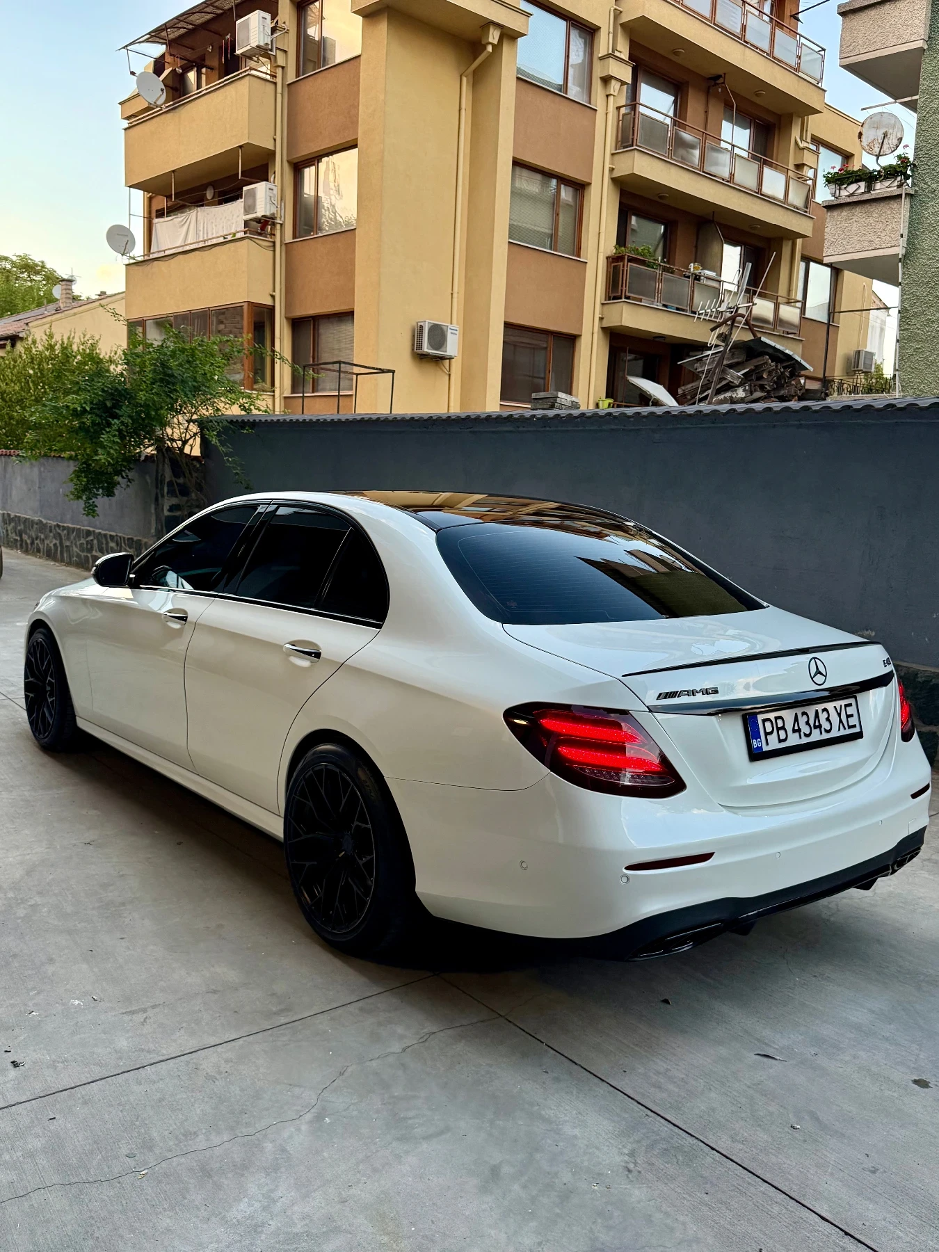 Mercedes-Benz E 43 AMG, снимка 4 - Автомобили и джипове - 55994674
