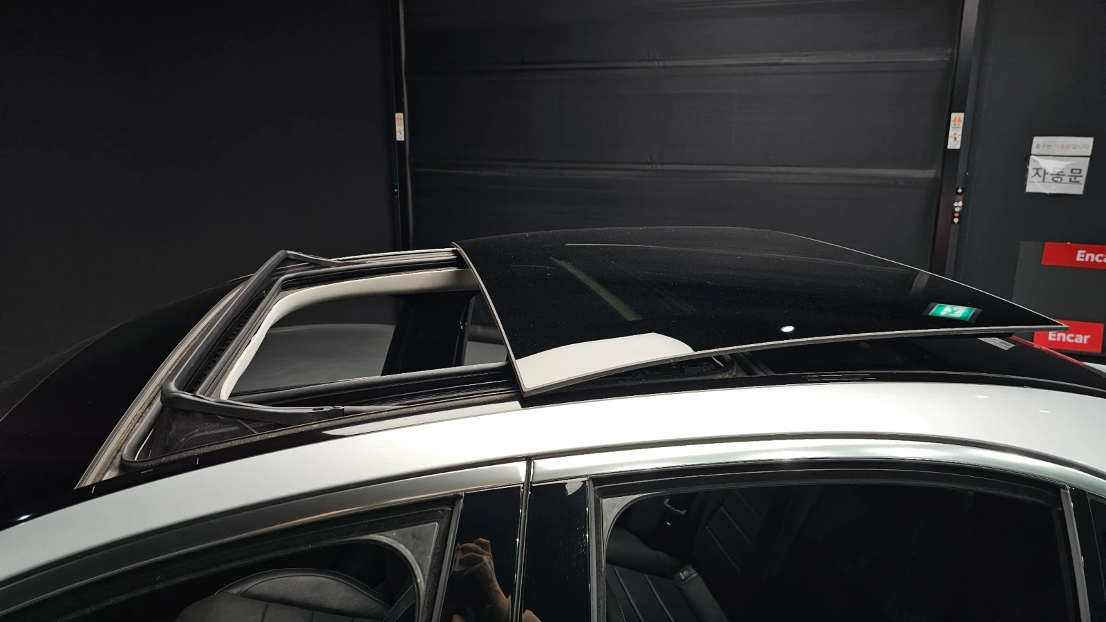 Mercedes-Benz E 300 Avantgarde * DIGITAL * 360 * ОБДУХ * ПАНО * М. ТОЧ, снимка 14 - Автомобили и джипове - 56309312