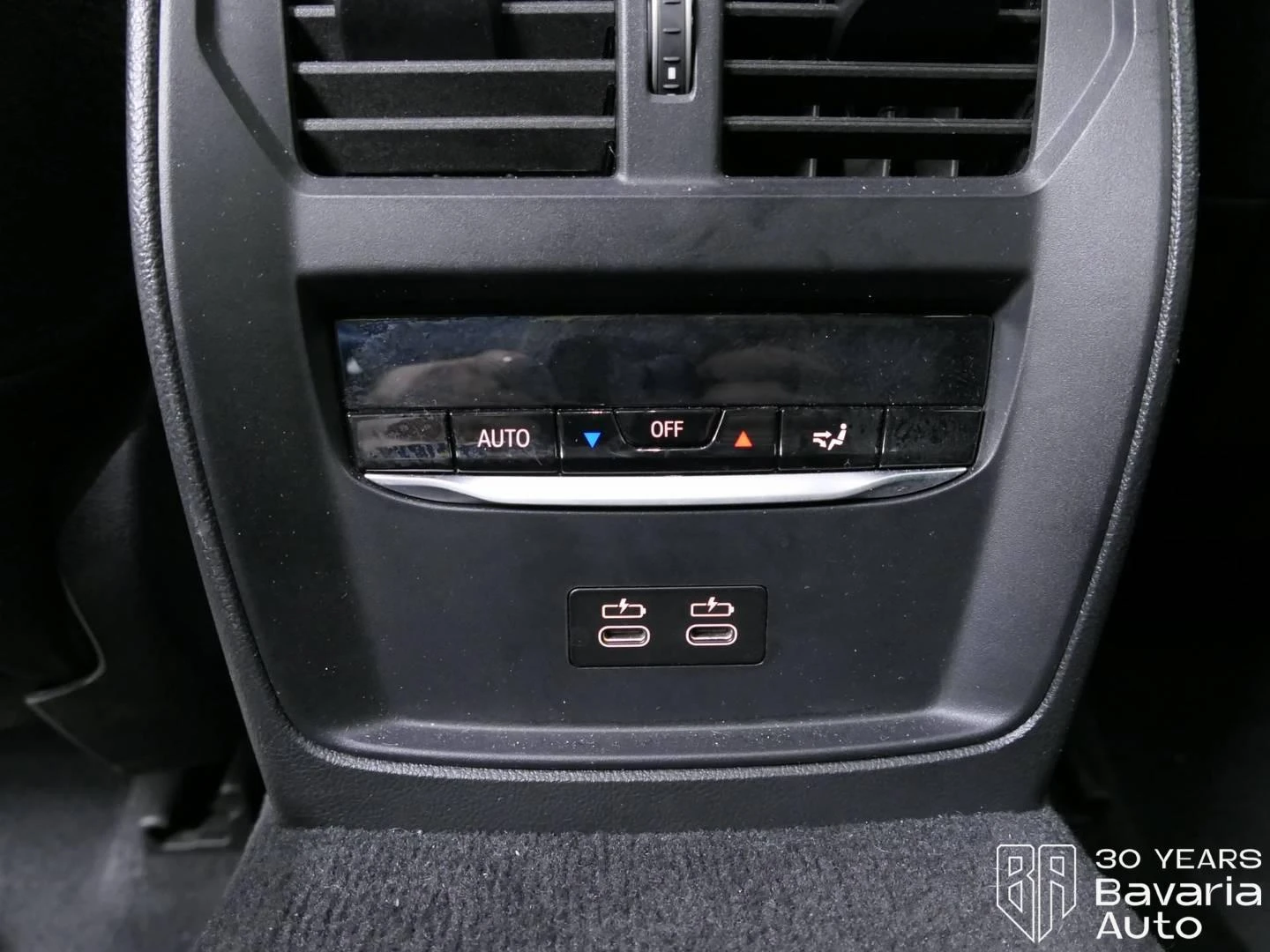 BMW 320 d xDrive Touring Sportautomatic, снимка 11 - Автомобили и джипове - 56439652