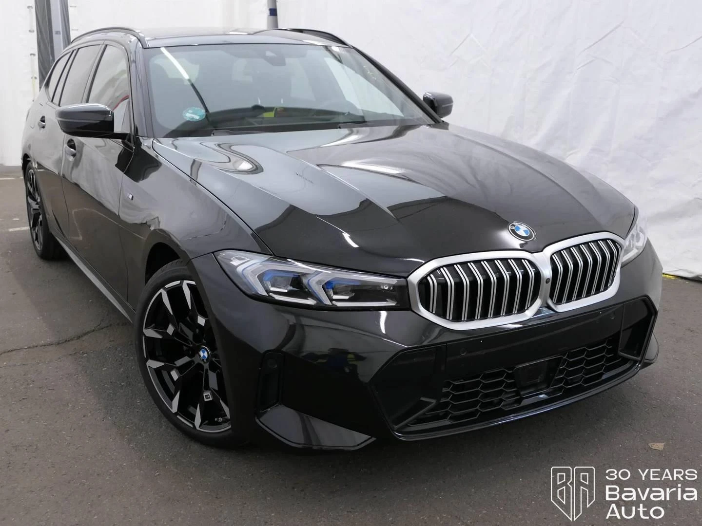 BMW 320 d xDrive Touring Sportautomatic, снимка 4 - Автомобили и джипове - 56439652