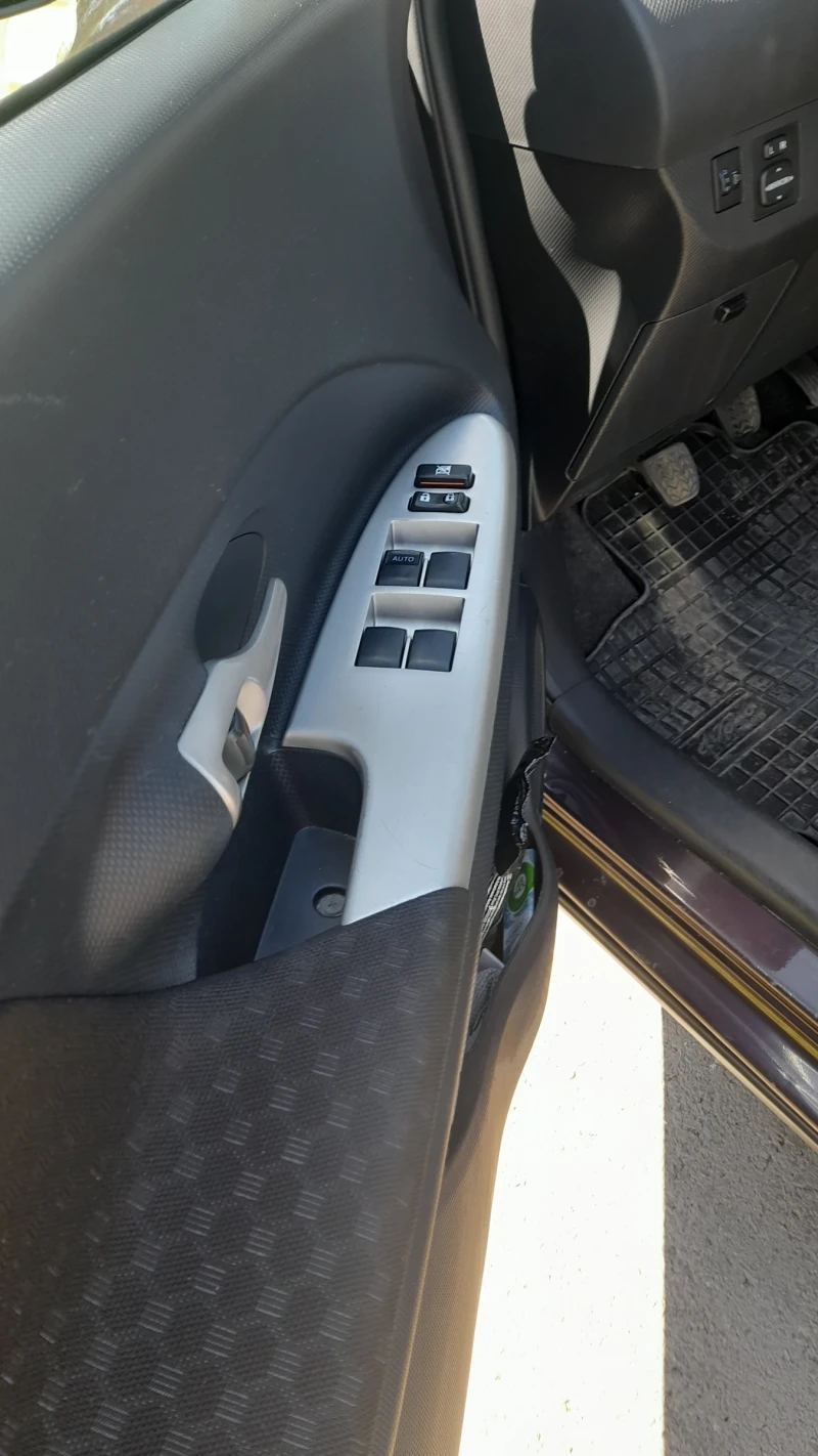 Toyota Urban Cruiser, снимка 9 - Автомобили и джипове - 52206175