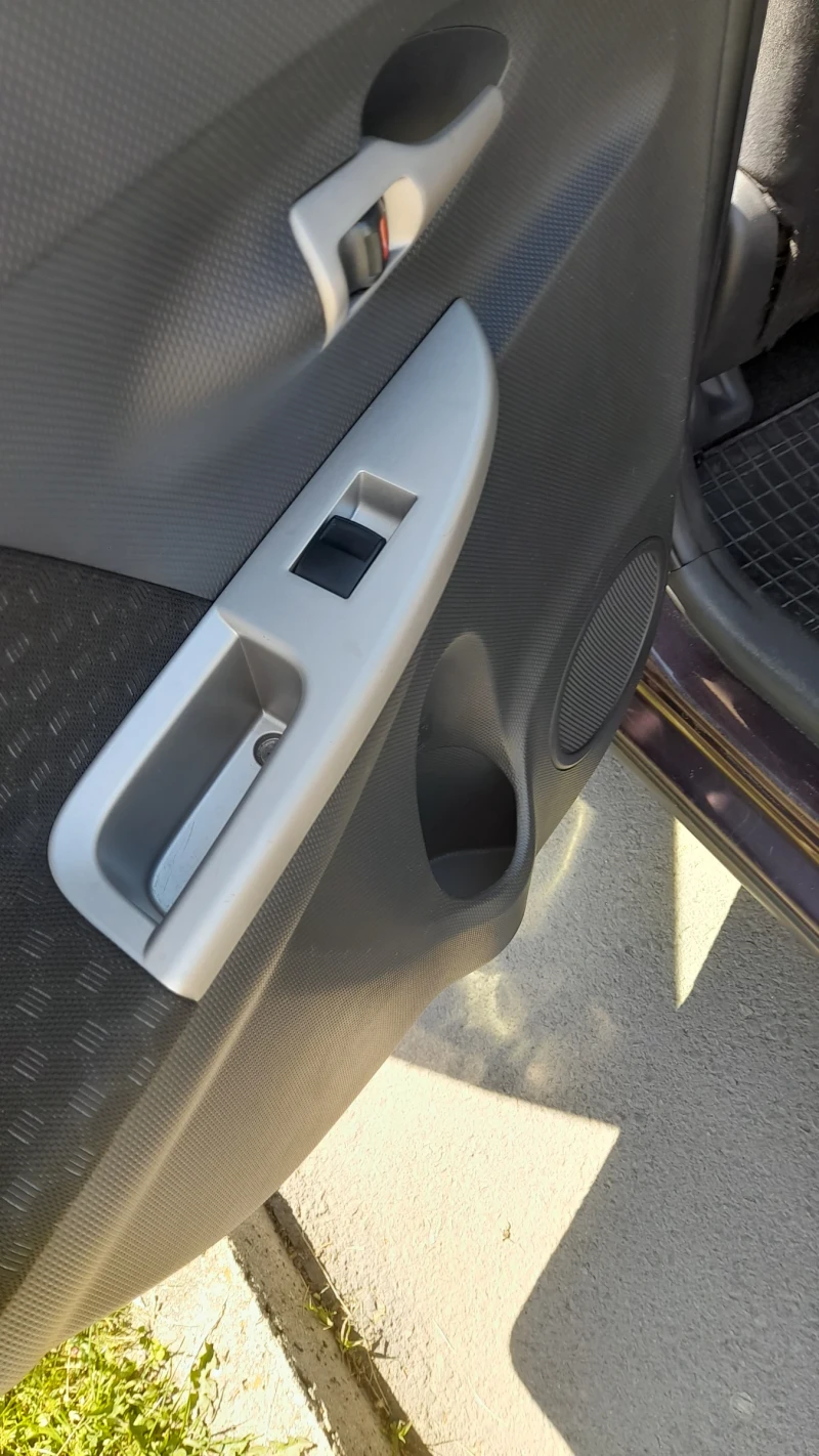 Toyota Urban Cruiser, снимка 7 - Автомобили и джипове - 52206175