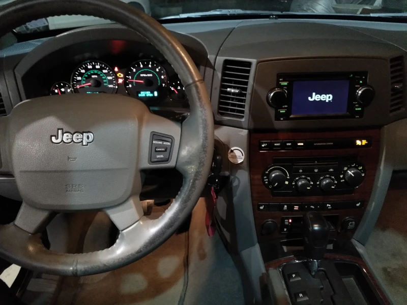 Jeep Grand cherokee 4.7 GAS, снимка 9 - Автомобили и джипове - 52077869