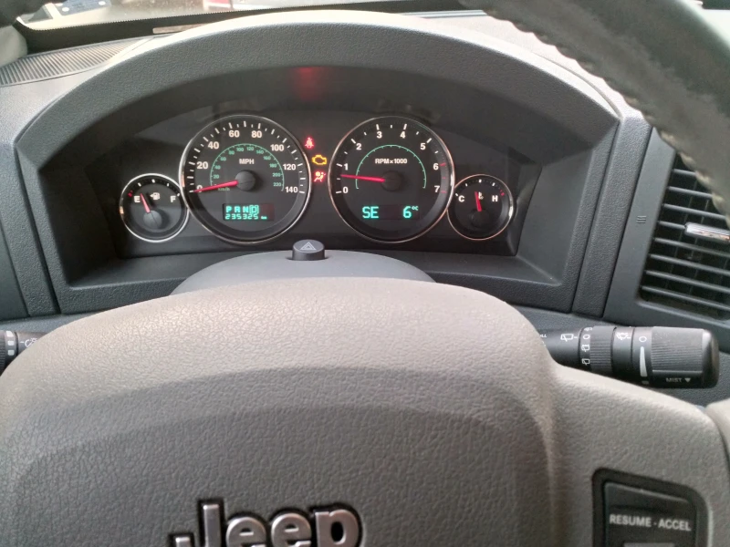 Jeep Grand cherokee 4.7 GAS, снимка 10 - Автомобили и джипове - 52077869