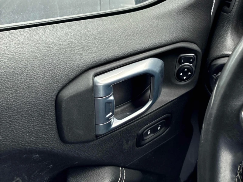 Jeep Wrangler * Unlimited Sahara * ЗАДНА КАМЕРА * КЛИП НА МОТОРА, снимка 10 - Автомобили и джипове - 53451528