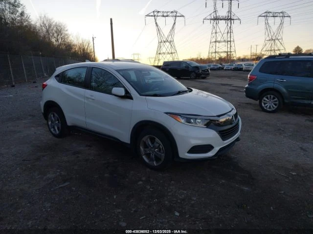 Honda Hr-v 1.8* AWD* КАМЕРА* Cruise control* 50k km* , снимка 5 - Автомобили и джипове - 52861352