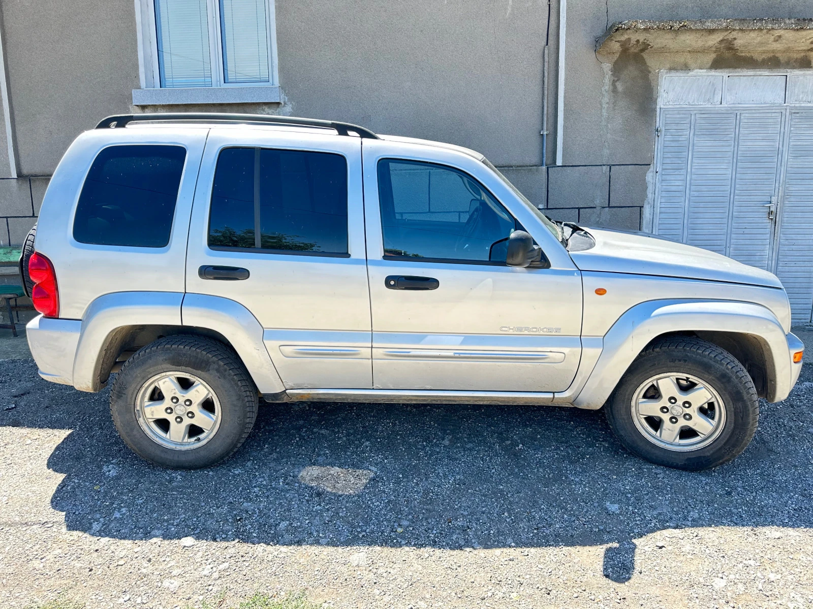 Jeep Cherokee Liberty - изображение 6