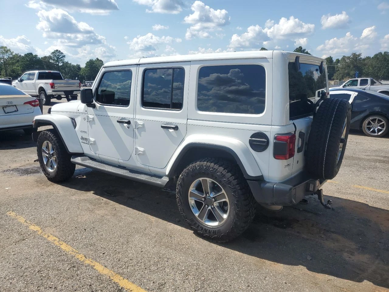 Jeep Wrangler UNLIMITED SAHARA - изображение 2