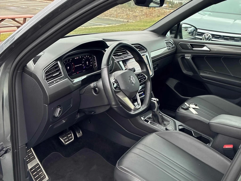 VW Tiguan * Comfortline R Line Black Edition * CARFAX * БЕЗ  - изображение 5