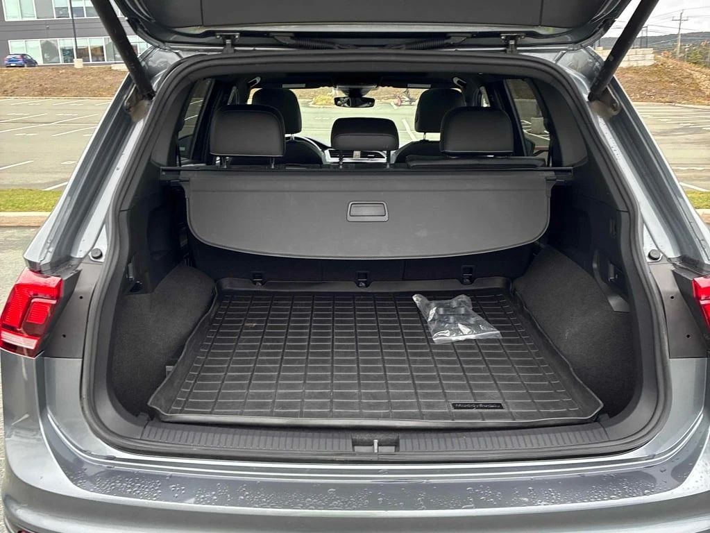 VW Tiguan * Comfortline R Line Black Edition * CARFAX * БЕЗ  - изображение 10