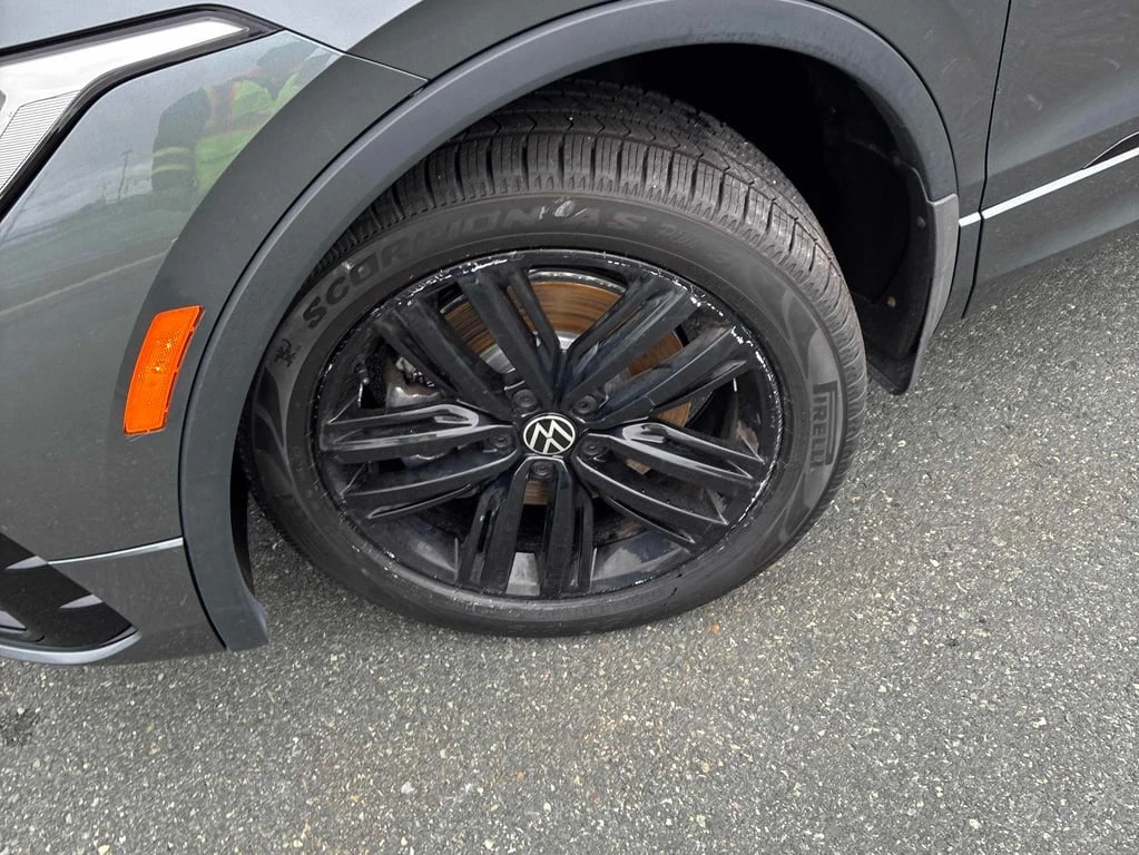 VW Tiguan * Comfortline R Line Black Edition * CARFAX * БЕЗ  - изображение 7