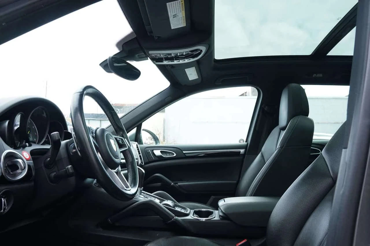 Porsche Cayenne * E Hybrid * CARFAX * ЦЕНА ДО БГ, снимка 11 - Автомобили и джипове - 53753447