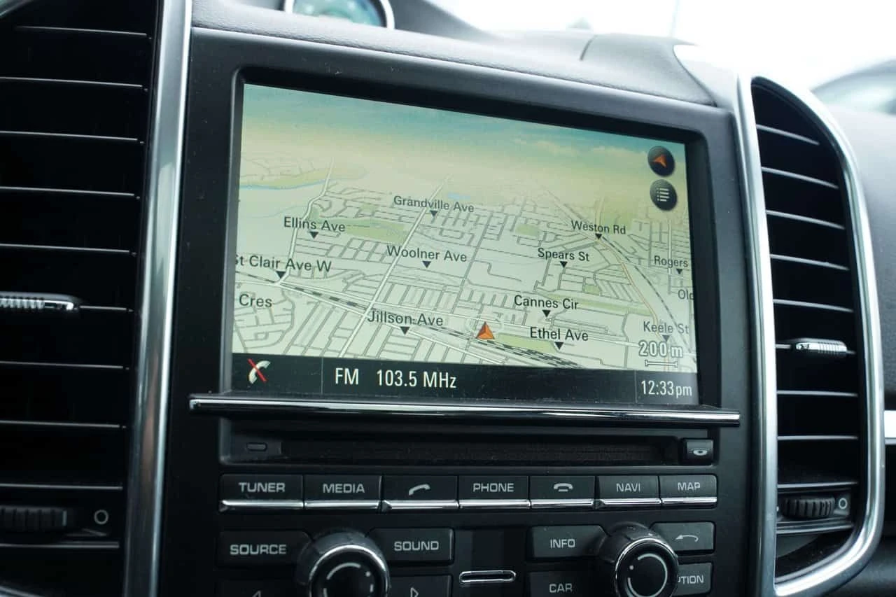 Porsche Cayenne * E Hybrid * CARFAX * ЦЕНА ДО БГ, снимка 17 - Автомобили и джипове - 53753447