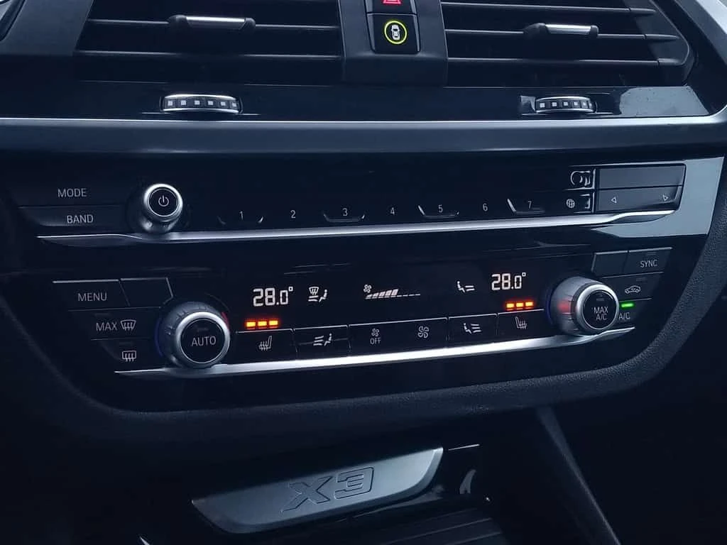 BMW X3 Първи Собственик / CAMERA/ПОДГРЕВИ/ПАНОРАМА, снимка 15 - Автомобили и джипове - 53945115