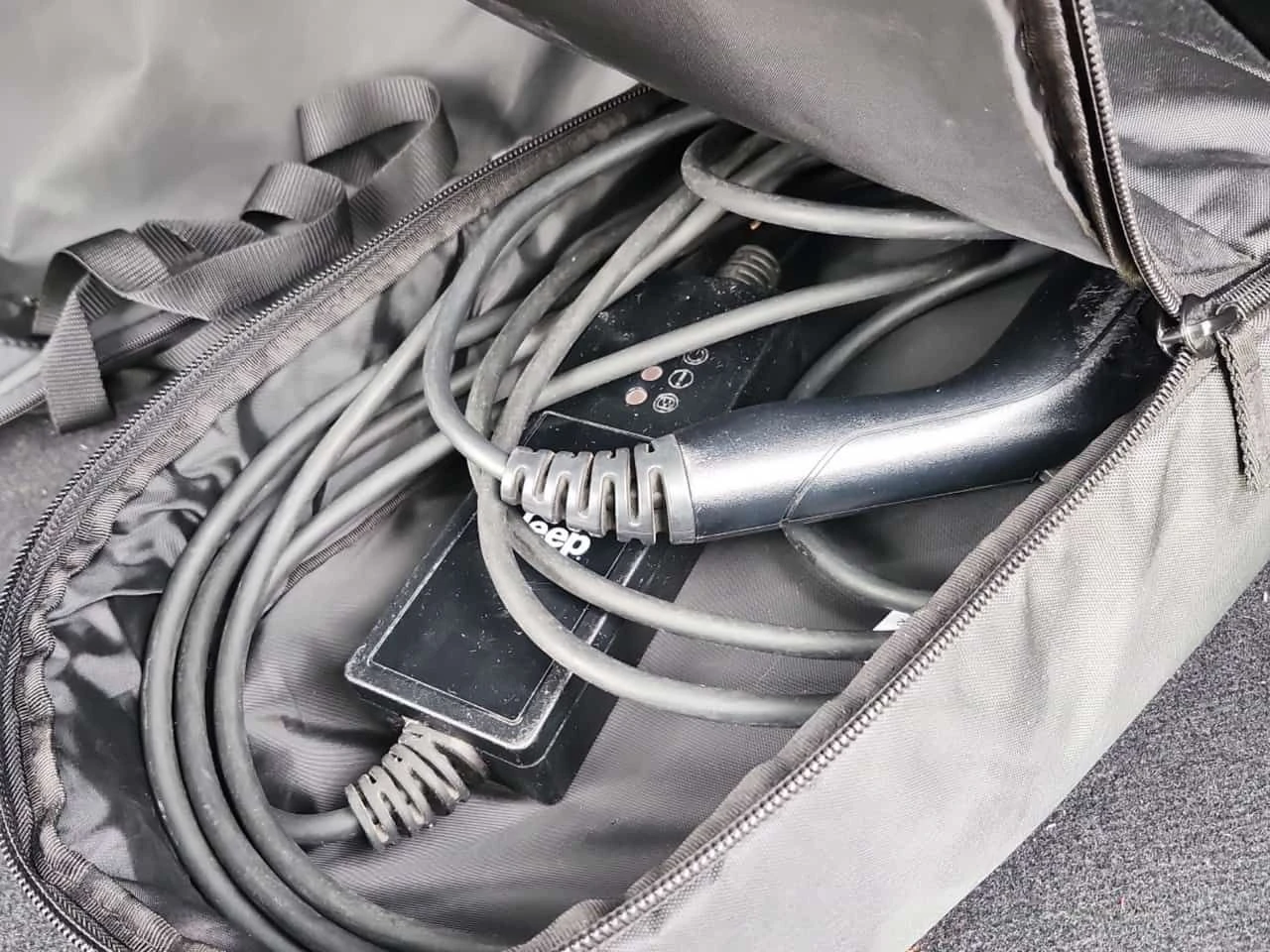 Jeep Wrangler 2.0L * SAHARA * CARFAX *  | Mobile.bg � ����������� 13