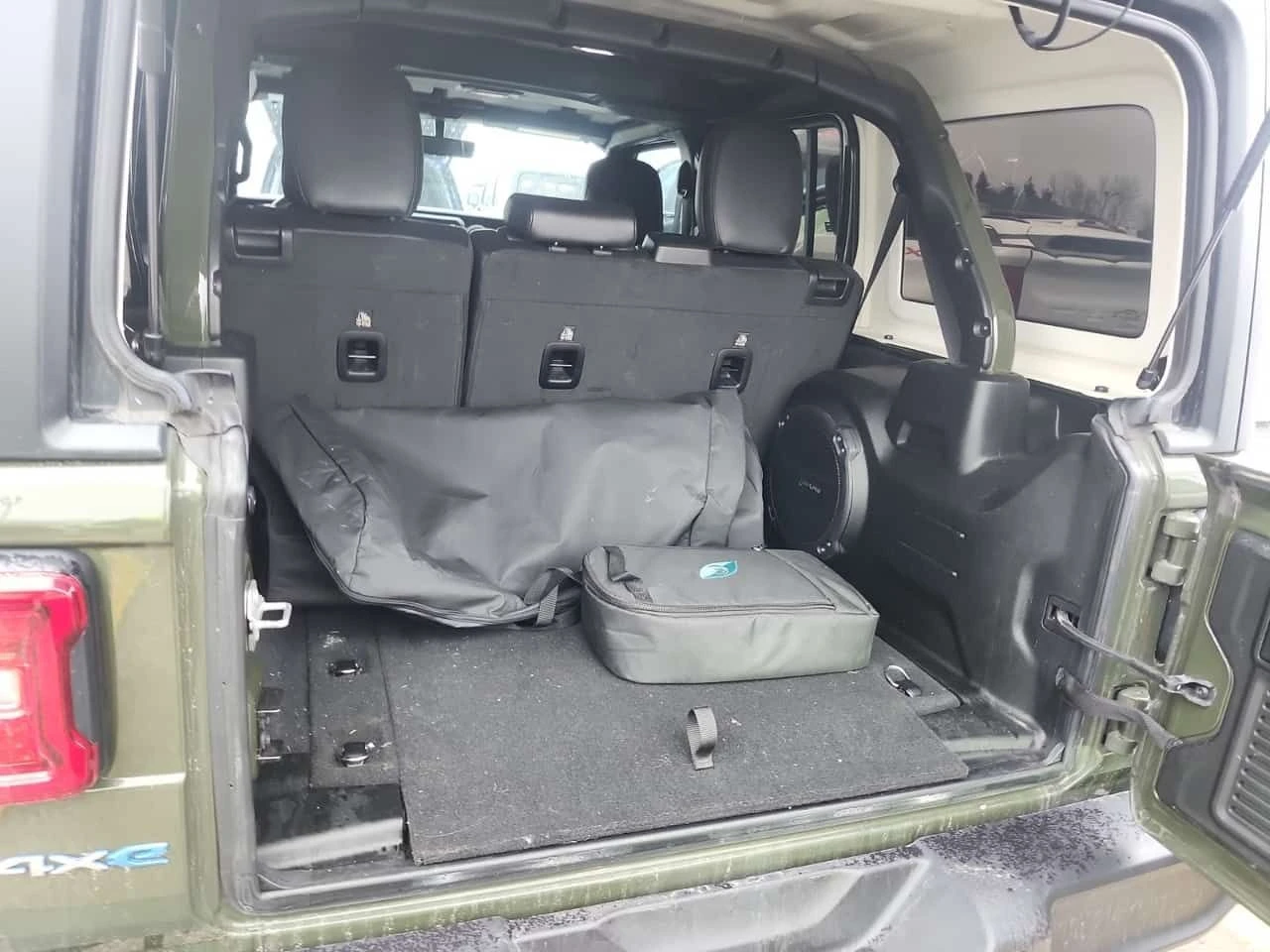 Jeep Wrangler 2.0L * SAHARA * CARFAX *  | Mobile.bg � ����������� 12