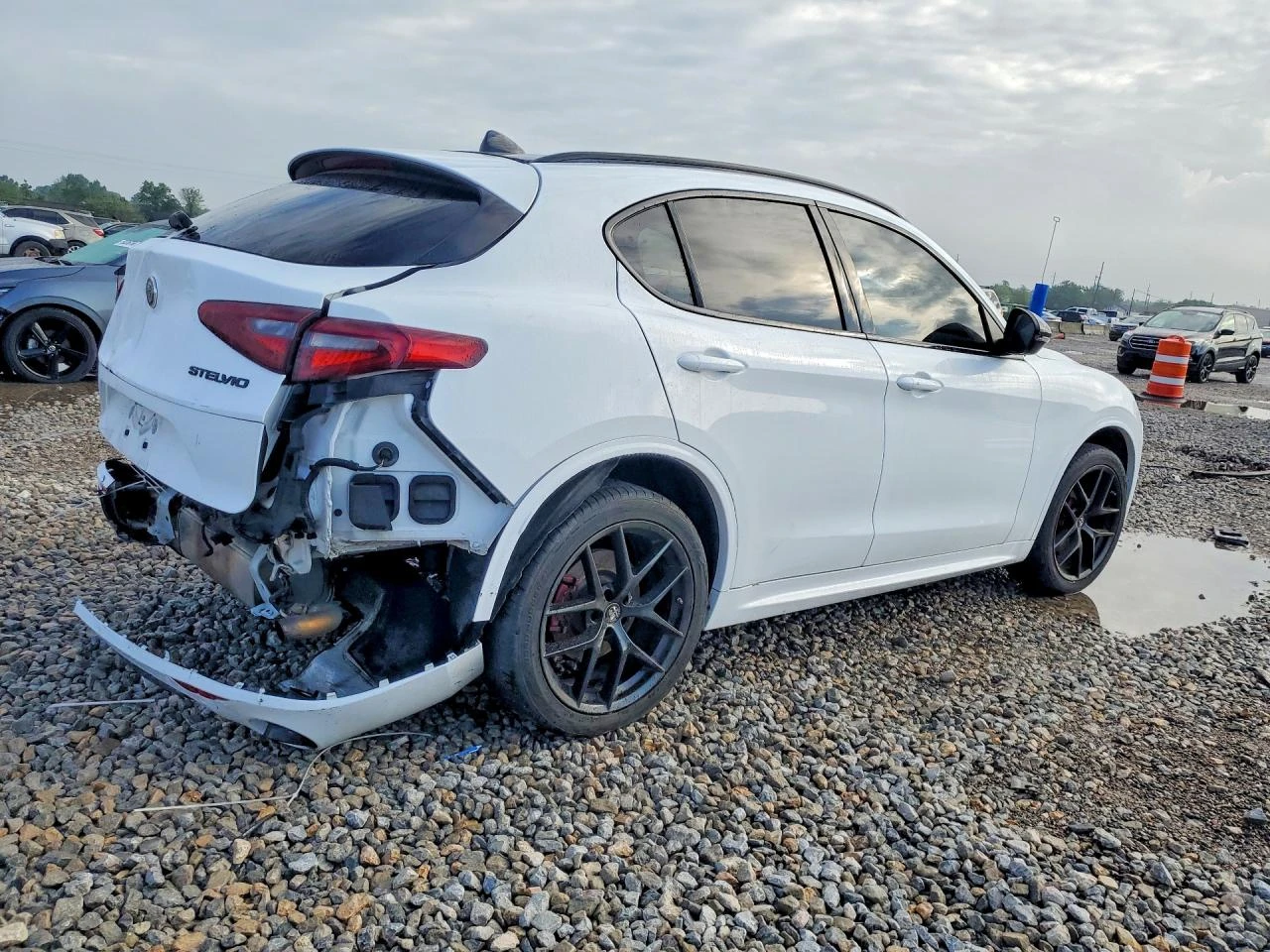 Alfa Romeo Stelvio 2.0l, снимка 3 - Автомобили и джипове - 54732085