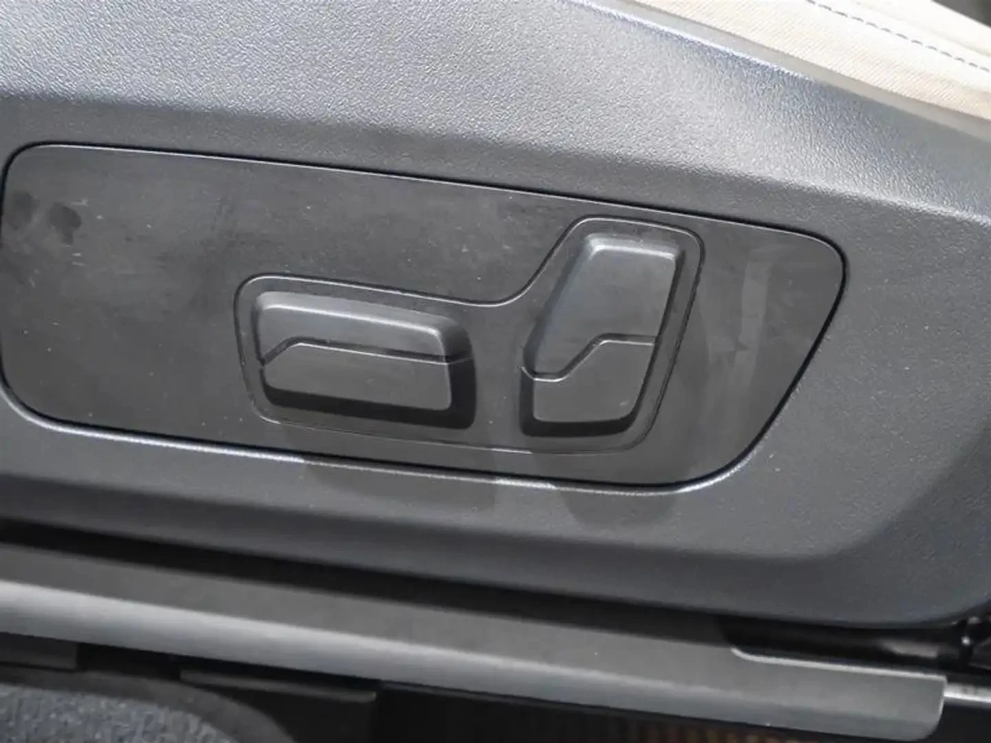 BMW X1 xDrive28i * M Sport Pack* AвтоКредит * (ЦЕНА ДО БГ, снимка 15 - Автомобили и джипове - 54897013