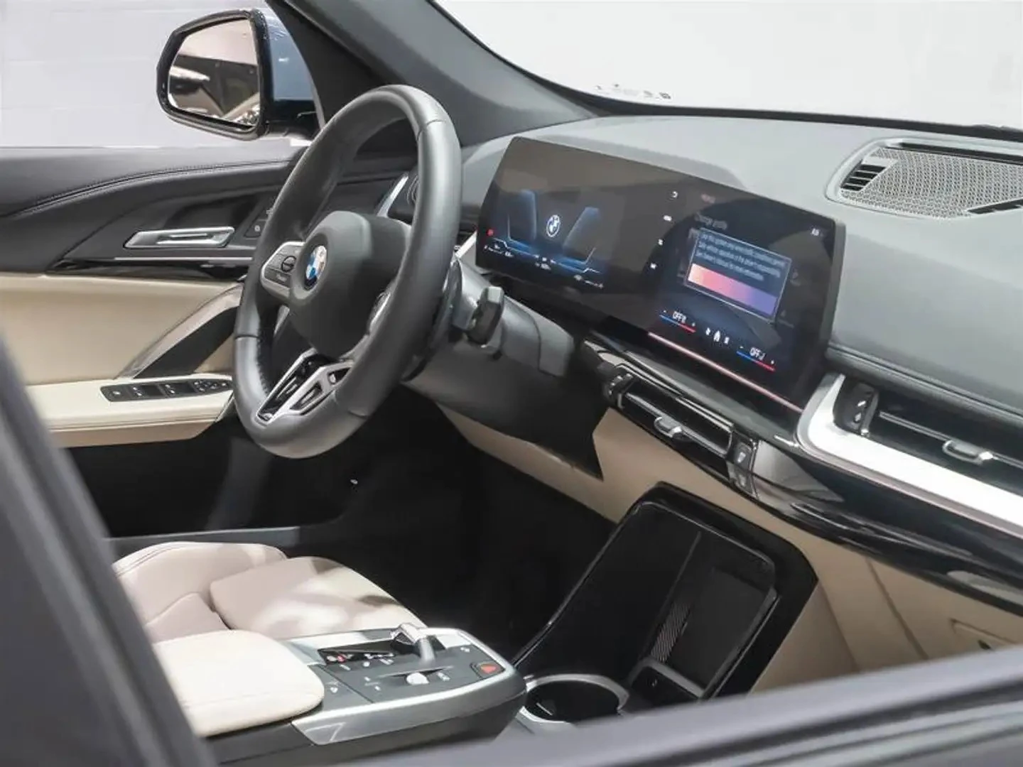 BMW X1 xDrive28i * M Sport Pack* AвтоКредит * (ЦЕНА ДО БГ, снимка 16 - Автомобили и джипове - 54897013