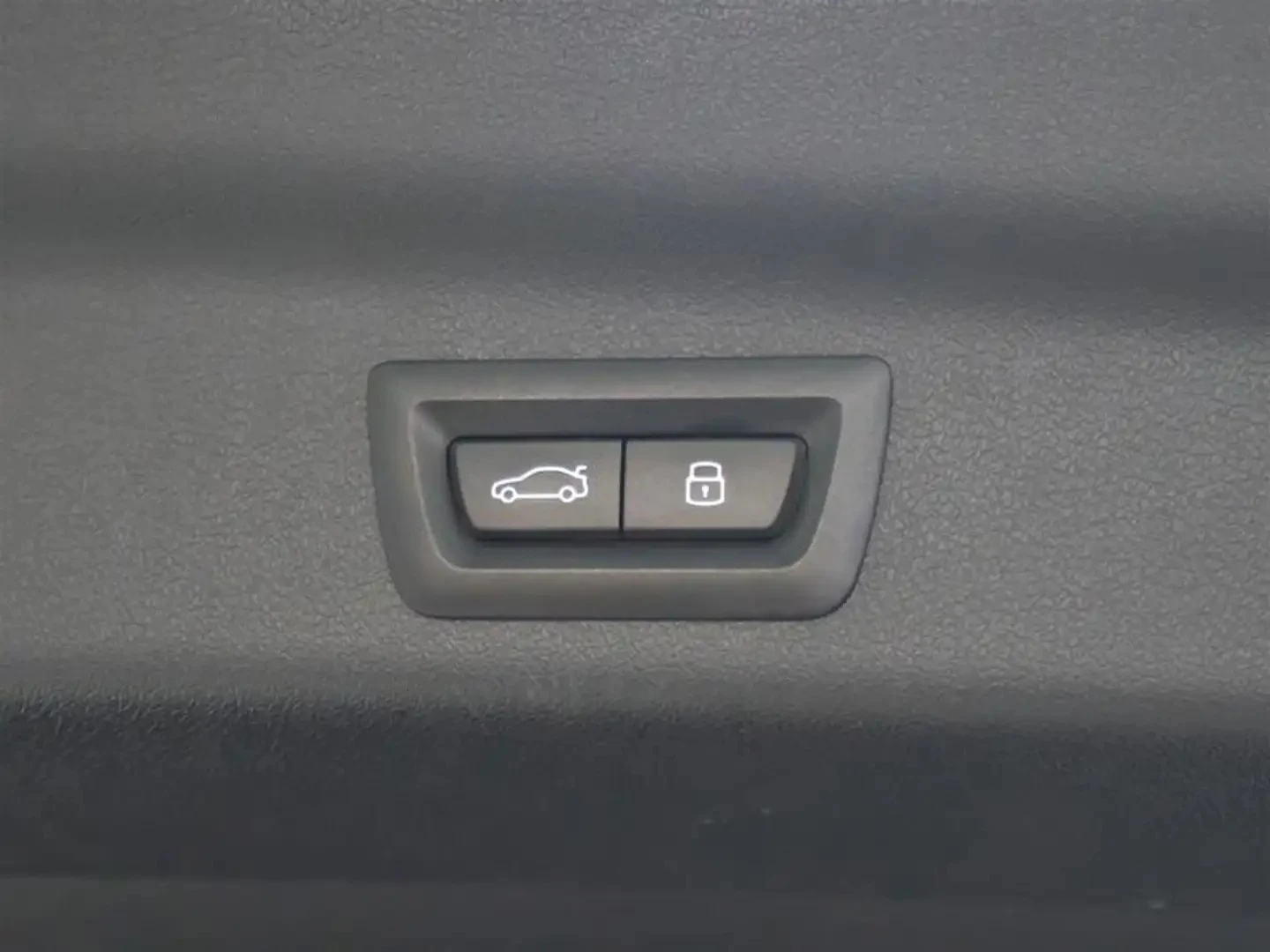 BMW X1 xDrive28i * M Sport Pack* AвтоКредит * (ЦЕНА ДО БГ, снимка 7 - Автомобили и джипове - 54897013