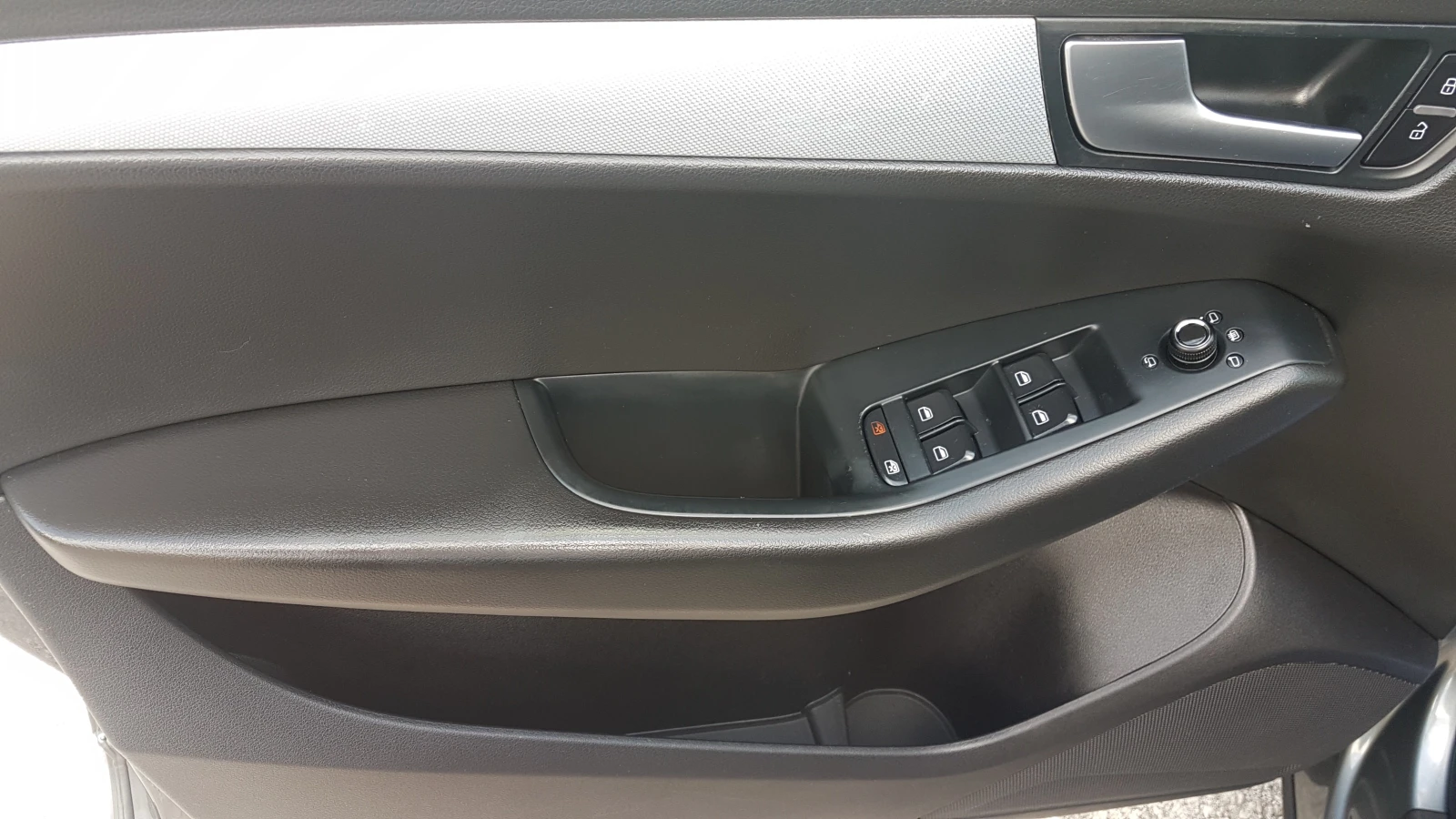 Audi Q5 2.0TDI 4×4, снимка 11 - Автомобили и джипове - 55145018
