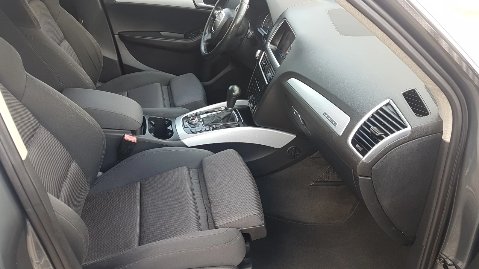 Audi Q5 2.0TDI 4×4, снимка 15 - Автомобили и джипове - 55145018