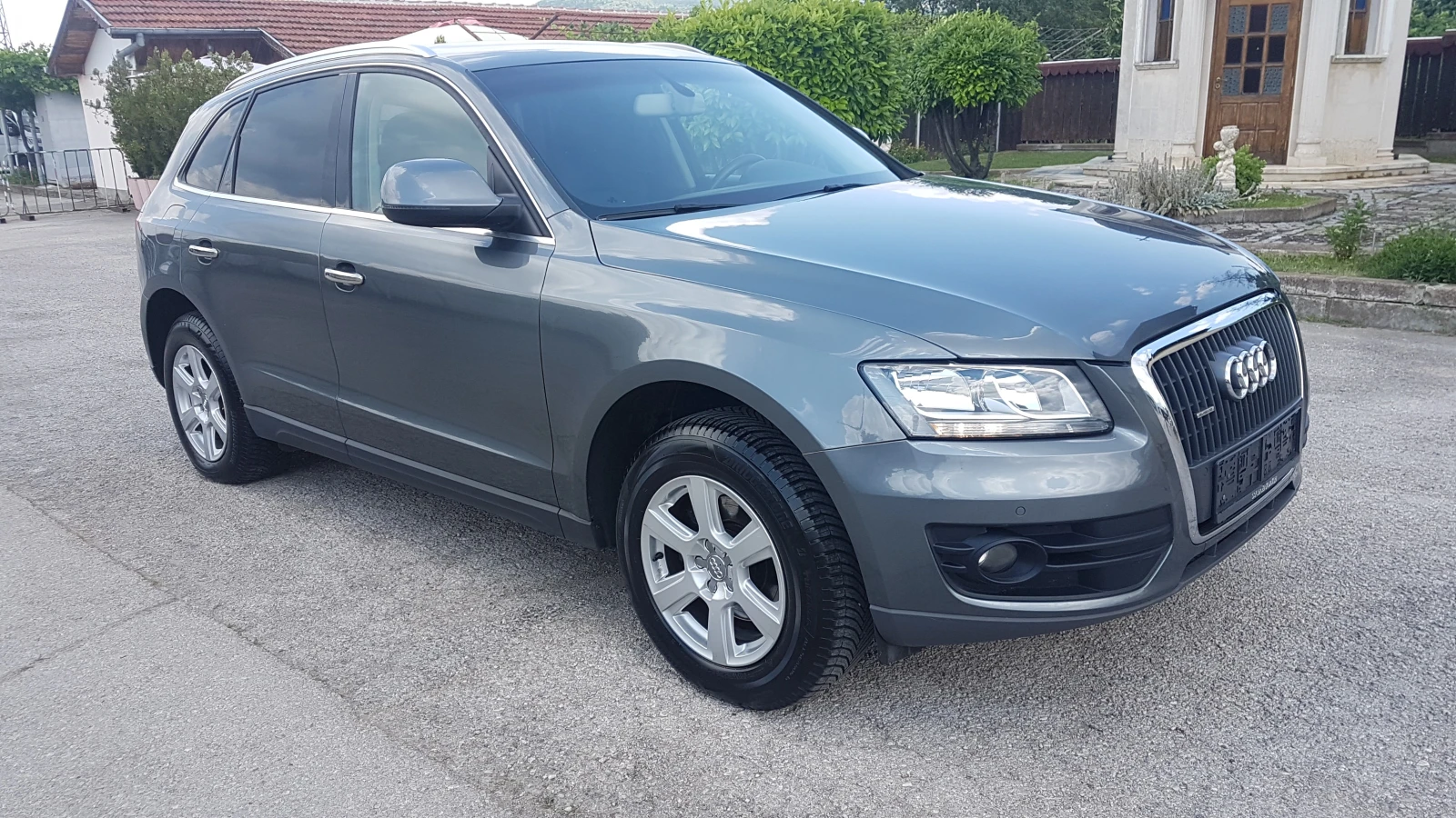 Audi Q5 2.0TDI 4×4, снимка 3 - Автомобили и джипове - 55145018