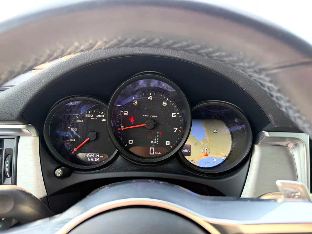 Porsche Macan 2.0T* BOSE* ОБДУХВАНЕ* ПАНОРАМА* КЕЙЛЕС* КАМЕРА, снимка 9 - Автомобили и джипове - 55278173