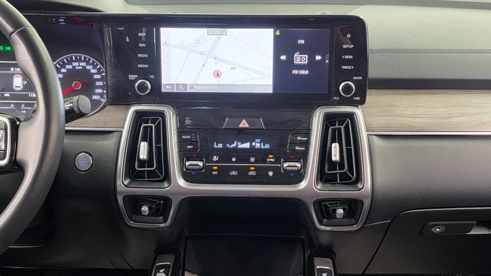 Kia Sorento 2.2 CRDi 4WD Prestige, снимка 15 - Автомобили и джипове - 55546716