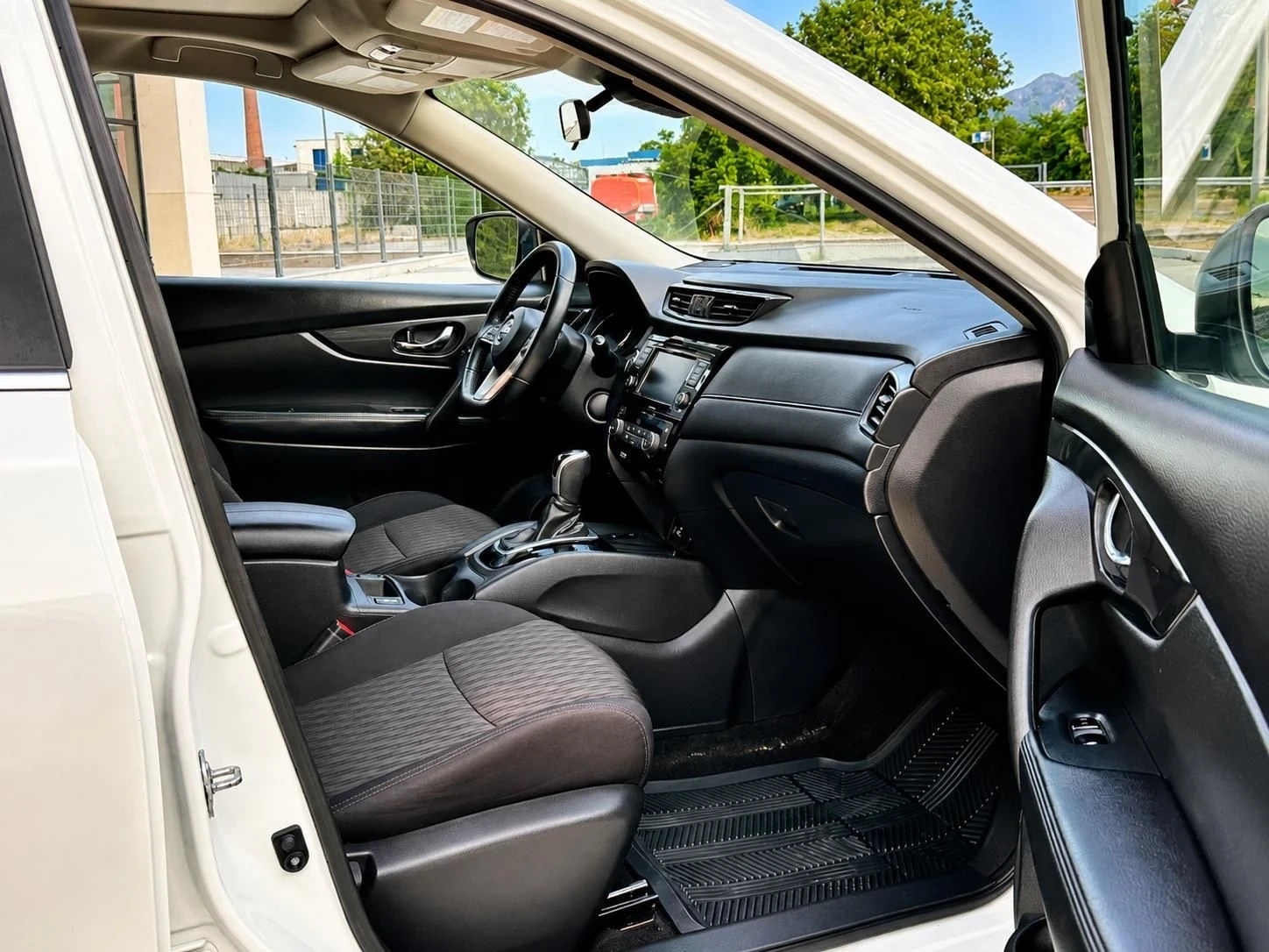Nissan X-trail 2.5 бензин 4х4, снимка 10 - Автомобили и джипове - 55650904