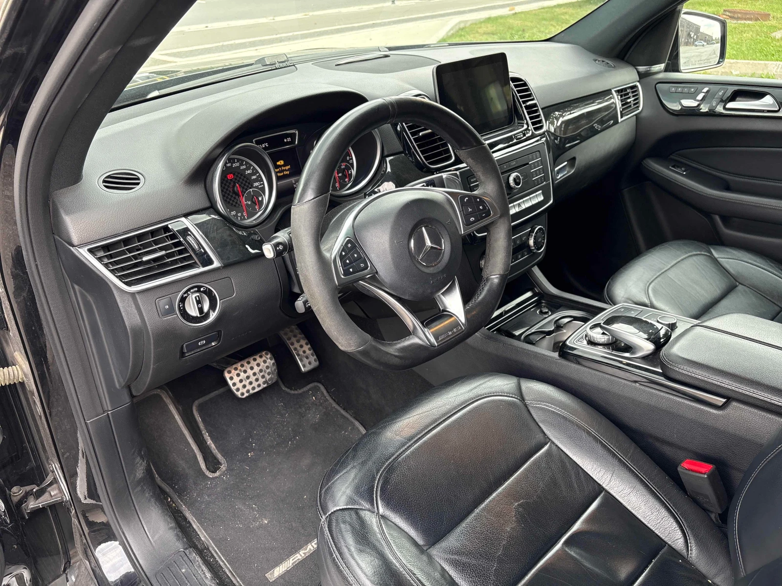 Mercedes-Benz GLE 43 AMG 4MATIC | CARFAX | АВТОКРЕДИТ БЕЗ ПЪРВОНАЧАЛНА, снимка 7 - Автомобили и джипове - 55872274